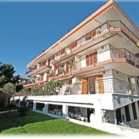 Arcobaleno Apartman Costarainera