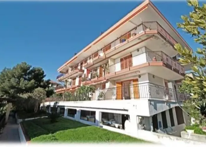 Arcobaleno 公寓 Costarainera