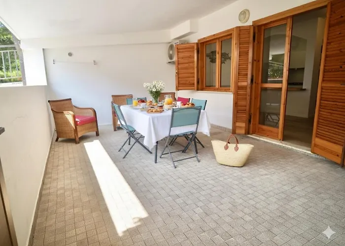 Arcobaleno 公寓 Costarainera